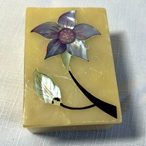 Vintage Floral Decorative Box w Purple Flower. Made in India. Inlaid in marble